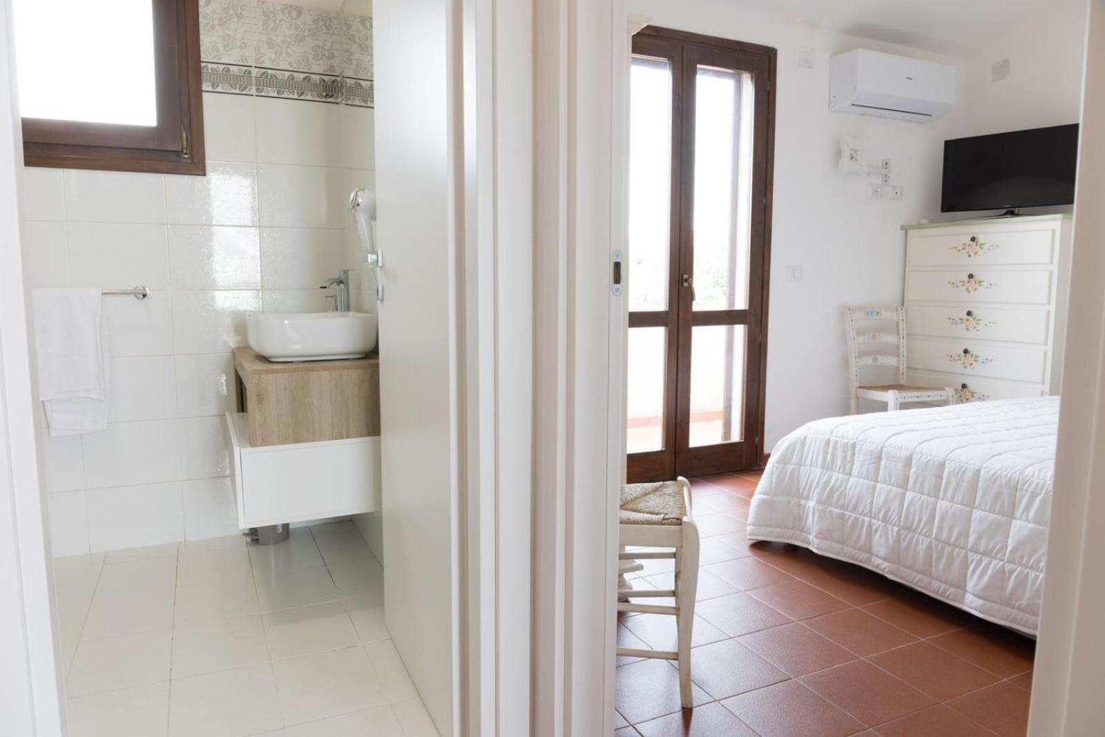 Hotel Trinita Dei Corsari 托雷戴科尔萨里 外观 照片
